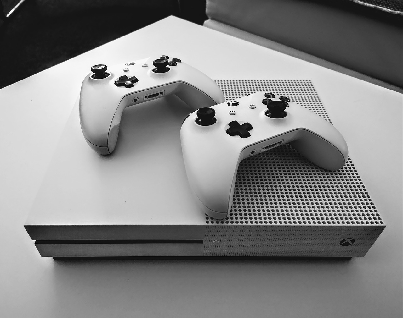 Miodność a awaryjność – pojedynek  pomiędzy konsolami z serii Xbox i Playstation