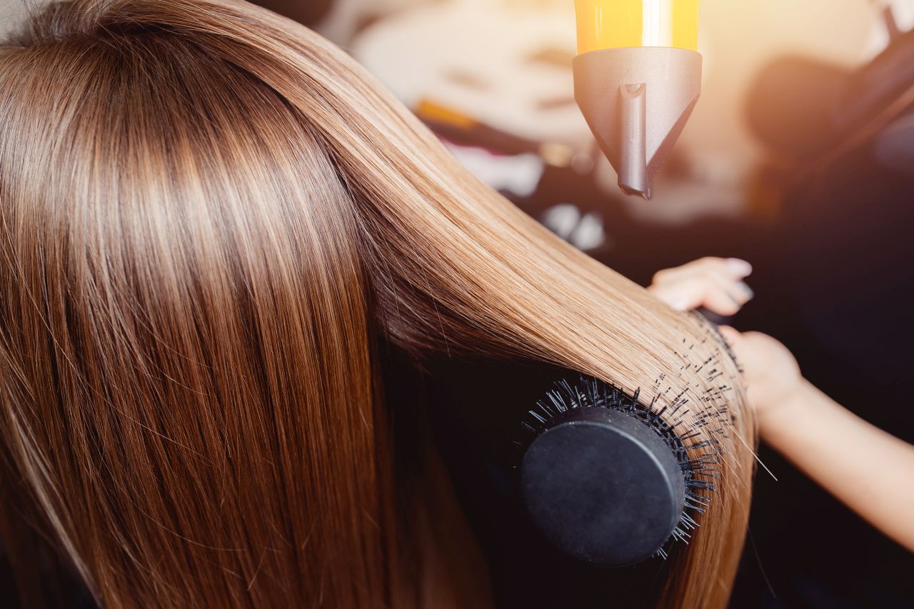 Jakie zabiegi poprawią stan długich włosów?
