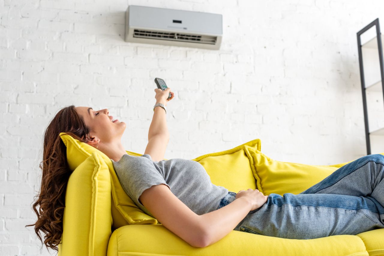 Z jakimi czynnościami wiąże się instalacja klimatyzacji w domu?