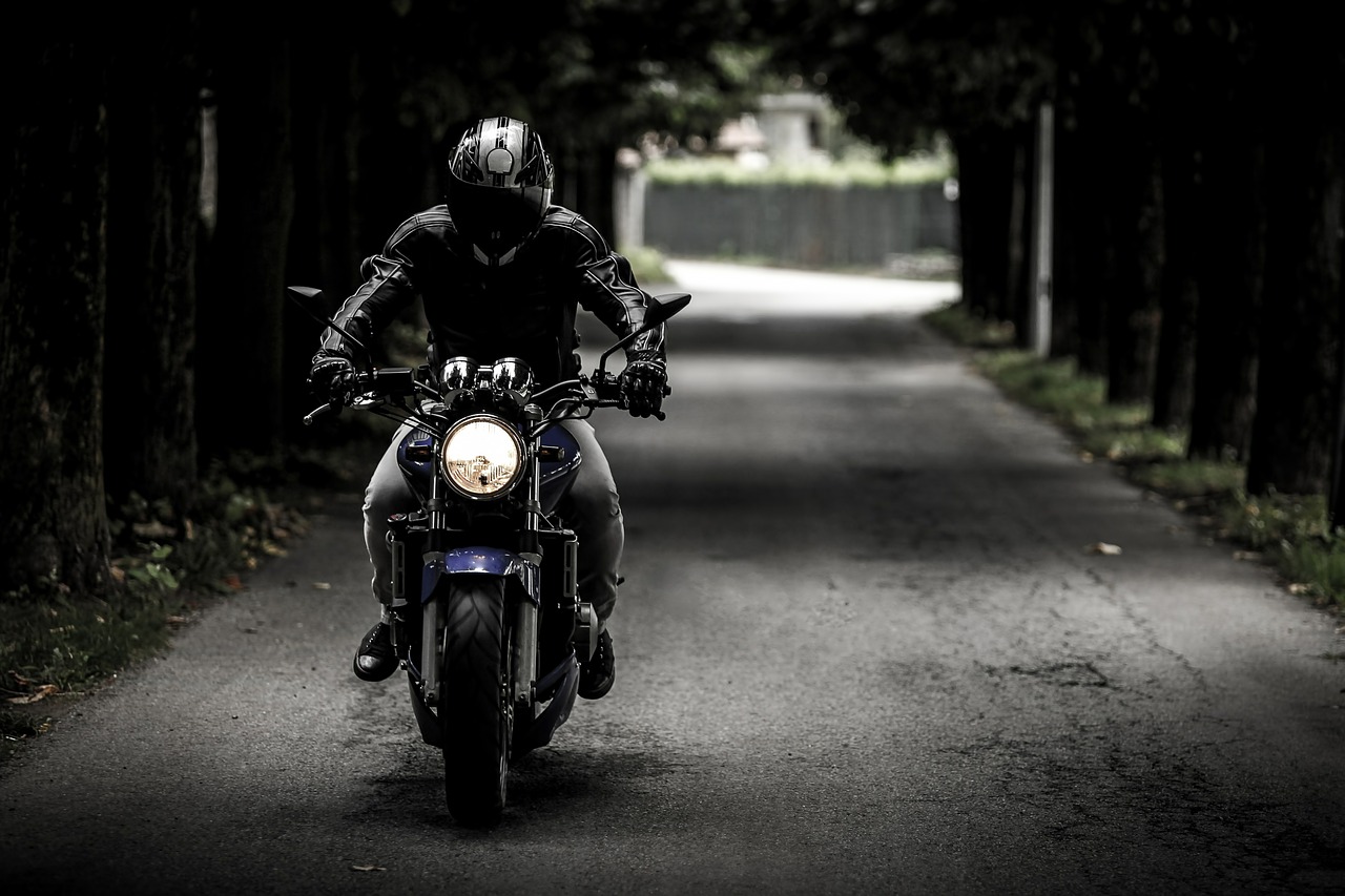 Przygotuj motocykl do weekendowej podróży
